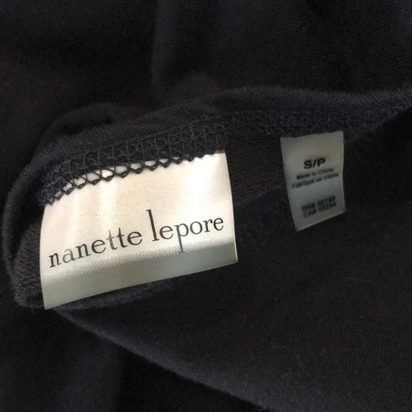 Like new! Not your average black sweatshirt - Picture 7 of 8